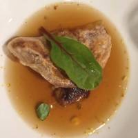 Empanadilla de bogavante con caldo dashi y foie - El De Alberto