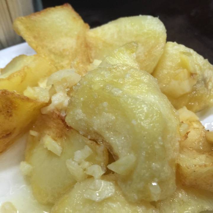 Patatas con ajo - Bodega de la Ardosa